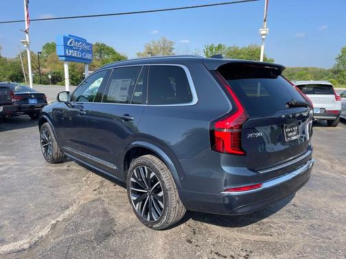 2025 Volvo XC90 Plug-In Hybrid T8 Plus