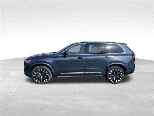 2025 Volvo XC90 Plug-In Hybrid T8 Plus