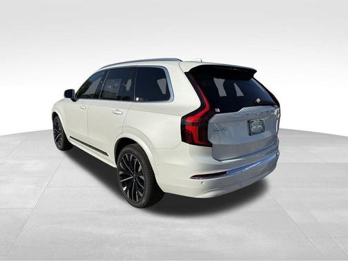 2026 Volvo XC90 B5 Plus