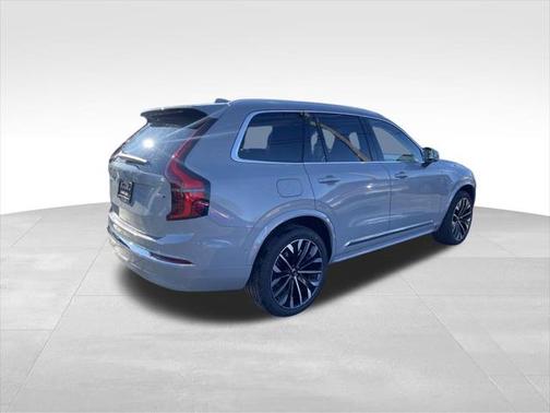 2025 Volvo XC90 B6 Plus 7-Seater