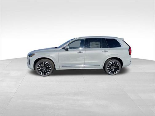 2025 Volvo XC90 B6 Plus 7-Seater