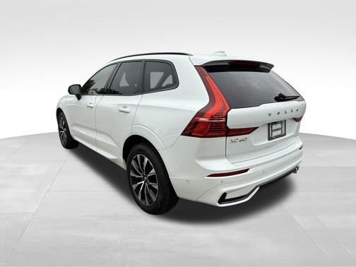 2025 Volvo XC60 B5 Plus