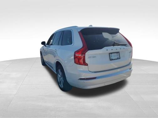 2024 Volvo XC90 B5 Core