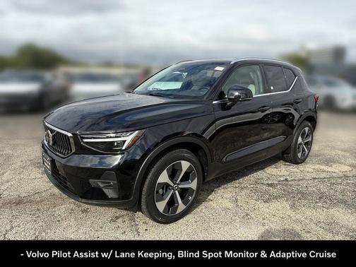 Onyx Black Metallic 2023 Volvo XC40 Ultimate