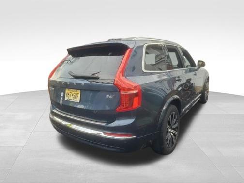 2024 Volvo XC90 B6 Plus Bright Theme