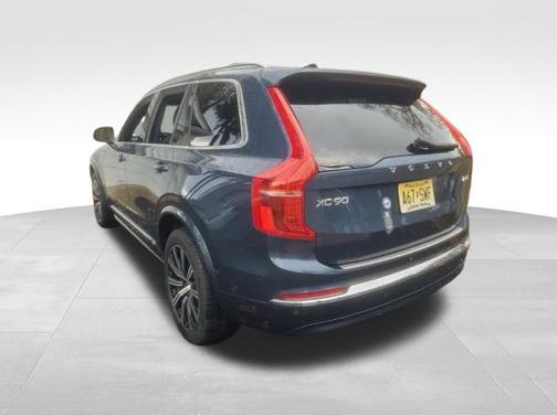 2024 Volvo XC90 B6 Plus Bright Theme