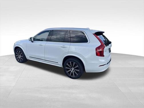 2025 Volvo XC90 B5 Core