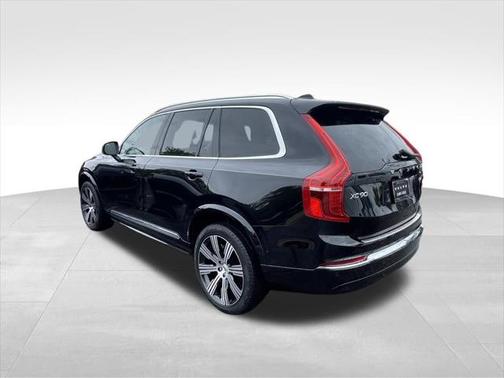 2025 Volvo XC90 B6 Plus 7-Seater