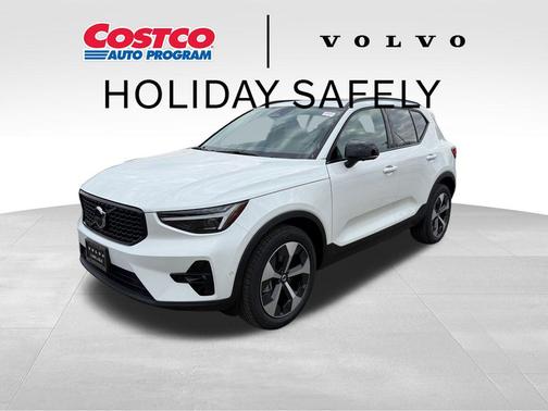 2026 Volvo XC40 B5 Plus