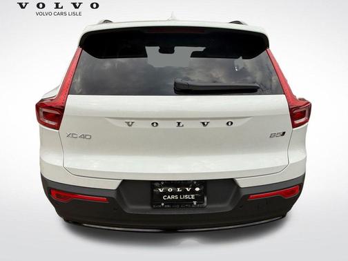 2026 Volvo XC40 B5 Plus