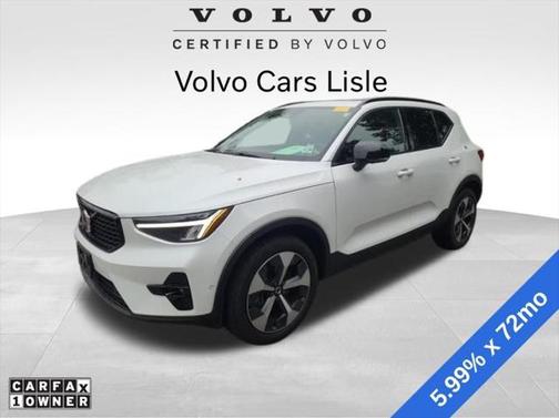 2023 Volvo XC40 B5 Plus Dark Theme