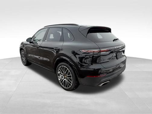 2023 Porsche Cayenne Platinum Edition