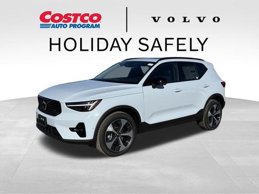 2026 Volvo XC40 B5 Plus