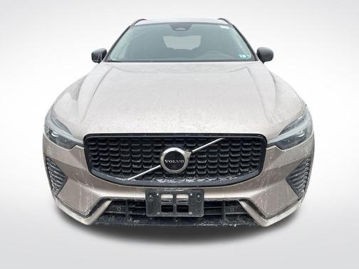 2023 Volvo XC60 B5 Plus Dark Theme