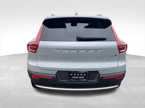 2025 Volvo XC40 B5 Core