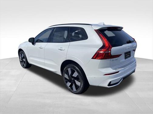 2025 Volvo XC60 Plug-In Hybrid T8 Plus