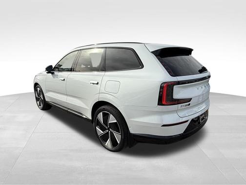 2025 Volvo EX90 Ultra, Twin Motor