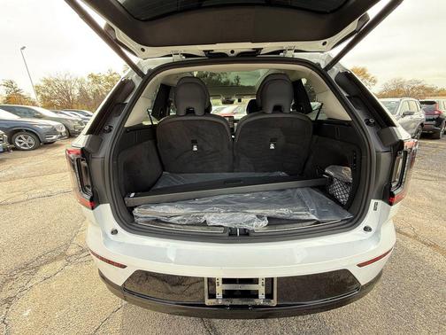 2025 Volvo EX90 Ultra, Twin Motor