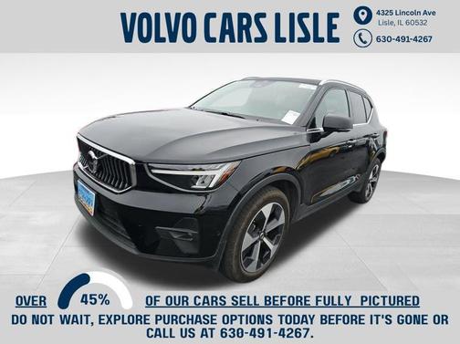2025 Volvo XC40 B5 Plus Bright Theme