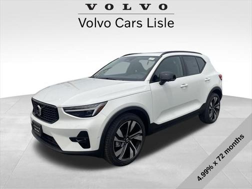 2025 Volvo XC40 B5 Plus Dark Theme