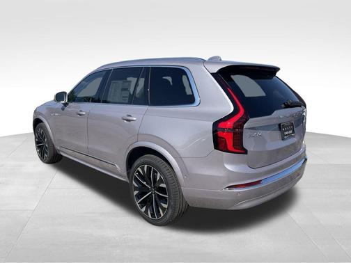 2026 Volvo XC90 Plus