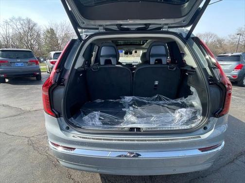 2025 Volvo XC90 B5 Plus