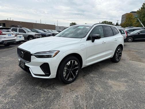 2026 Volvo XC60 Plug-In Hybrid T8 Plus
