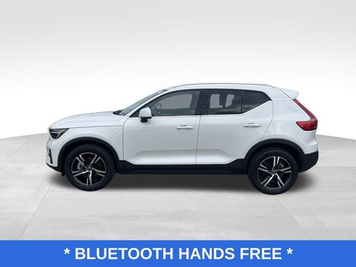 2025 Volvo XC40 B5 Core