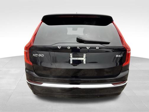 2024 Volvo XC90 B6 Plus Bright Theme