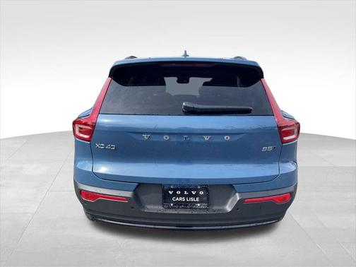2025 Volvo XC40 B5 Ultra Dark Theme