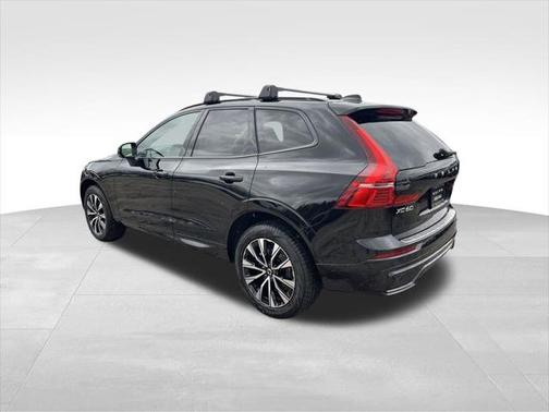 2025 Volvo XC60 B5 Core