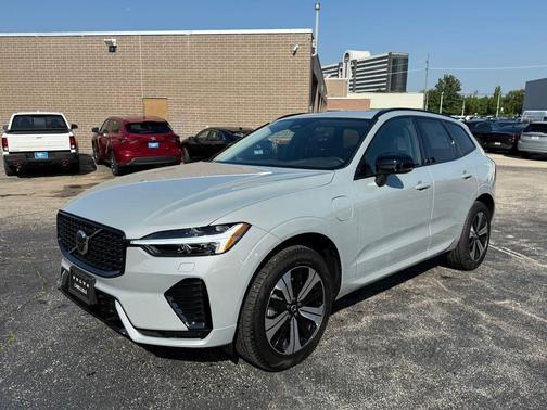 2025 Volvo XC60 Plug-In Hybrid T8 Core
