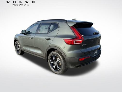 2026 Volvo XC40 B5 Core