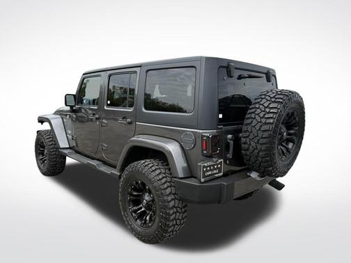 Granite Crystal Metallic Clearcoat 2016 Jeep Wrangler Unlimited Sahara