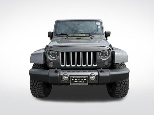 Granite Crystal Metallic Clearcoat 2016 Jeep Wrangler Unlimited Sahara