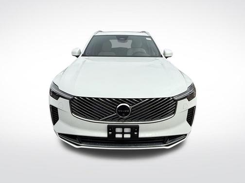 Crystal White Pearl 2026 Volvo XC90 Plug-In Hybrid T8 Plus