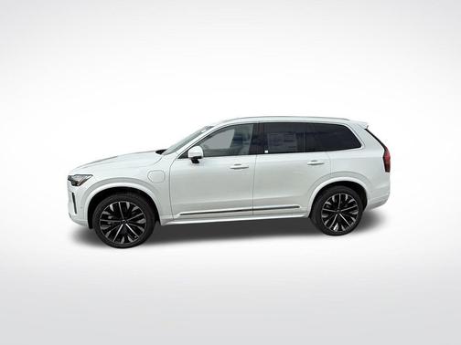 Crystal White Pearl 2026 Volvo XC90 Plug-In Hybrid T8 Plus