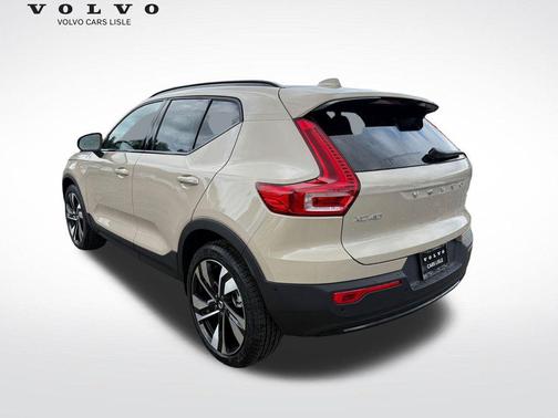 Sand Dune Metallic 2026 Volvo XC40 B5 Ultra