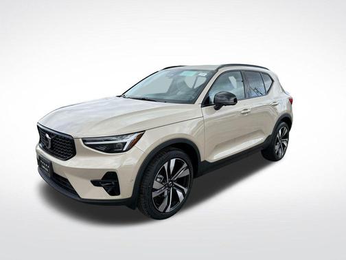 2026 Volvo XC40 B5 Ultra