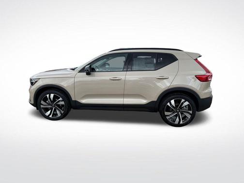 2026 Volvo XC40 B5 Ultra