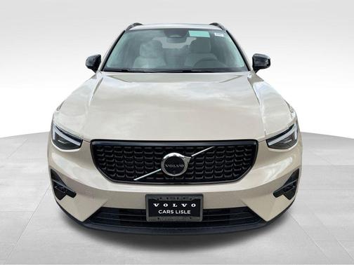2026 Volvo XC40 B5 Ultra