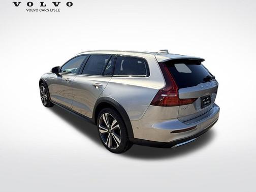 Bright Dusk Metallic 2026 Volvo V60 Cross Country B5 Plus