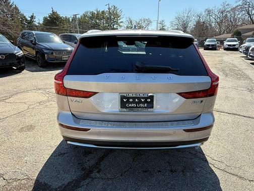 2026 Volvo V60 Cross Country B5 Plus