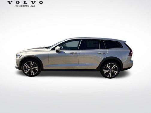 Bright Dusk Metallic 2026 Volvo V60 Cross Country B5 Plus