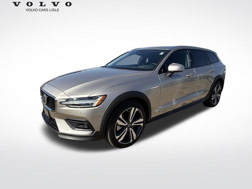 Bright Dusk Metallic 2026 Volvo V60 Cross Country B5 Plus