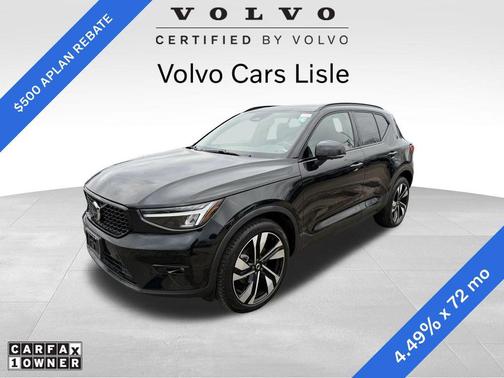 2025 Volvo XC40 B5 Plus Dark Theme