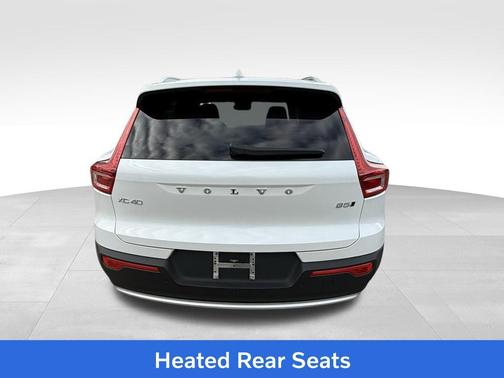 2025 Volvo XC40 B5 Core