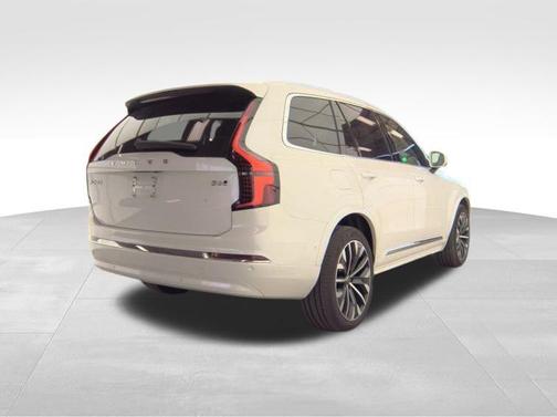 2025 Volvo XC90 B6 Plus 7-Seater
