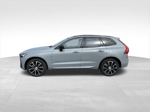 2025 Volvo XC60 B5 Ultra