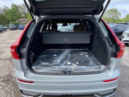 2025 Volvo XC60 B5 Ultra